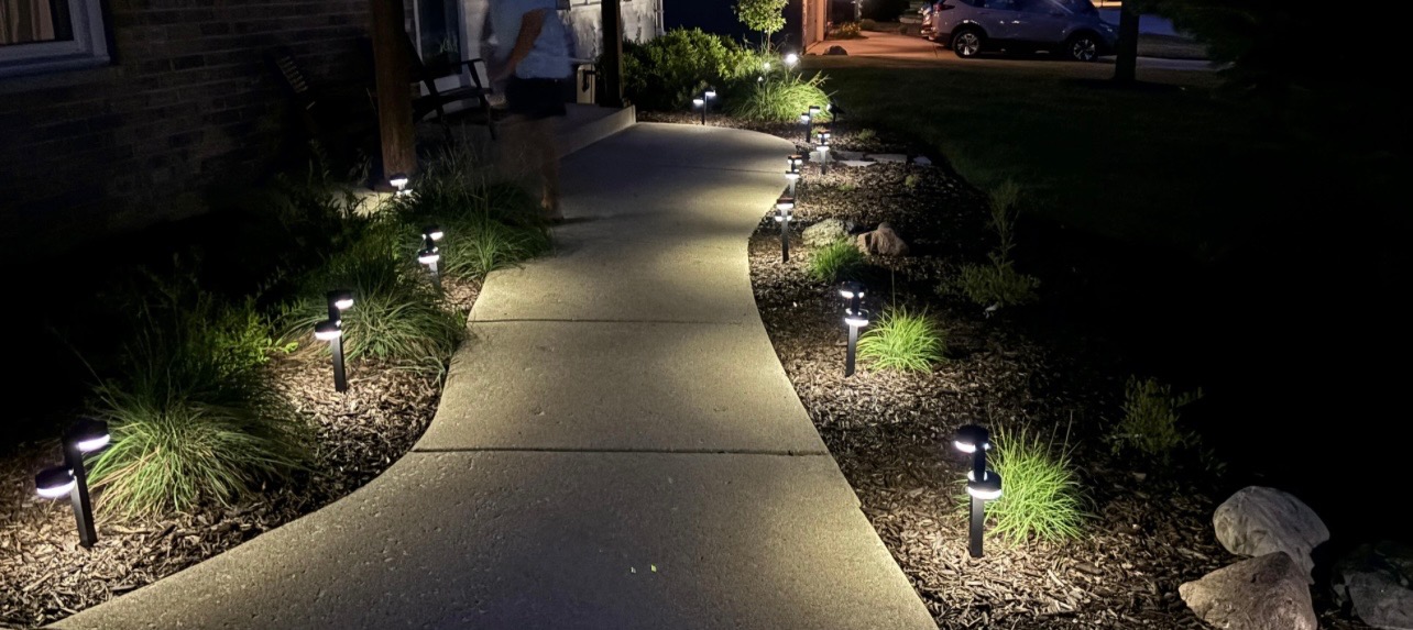 Low voltage Landscaping lights (10) With Installation